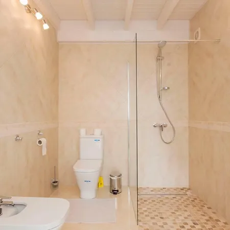 Дом отдыха Luxury House With A Private Heated Pool! Адехе